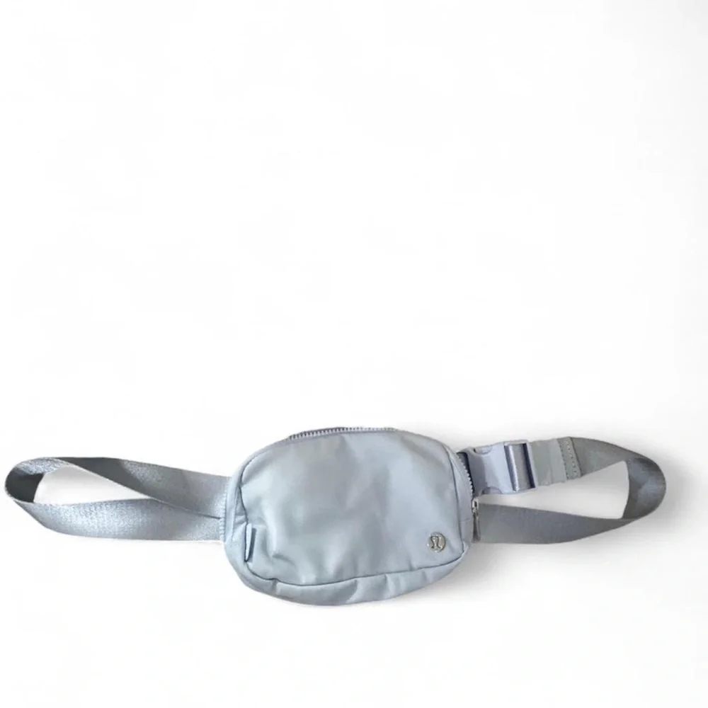 Lululemon Belt Bag- light blue - Picture 1 of 4